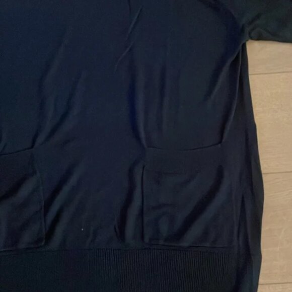 Boxy cropped sweater from Mango with pockets. - Picture 3 of 6